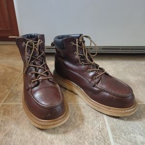 Red Wing Irish Setters